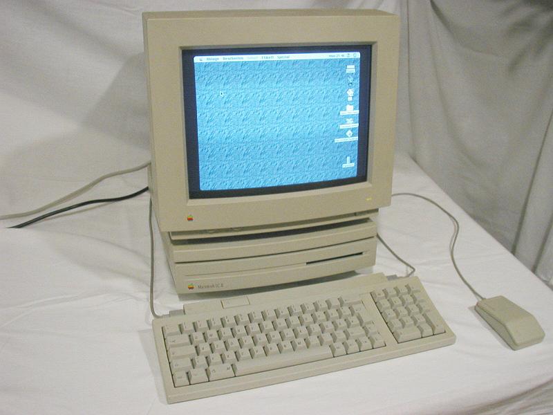 Apple Mac LC II.jpg